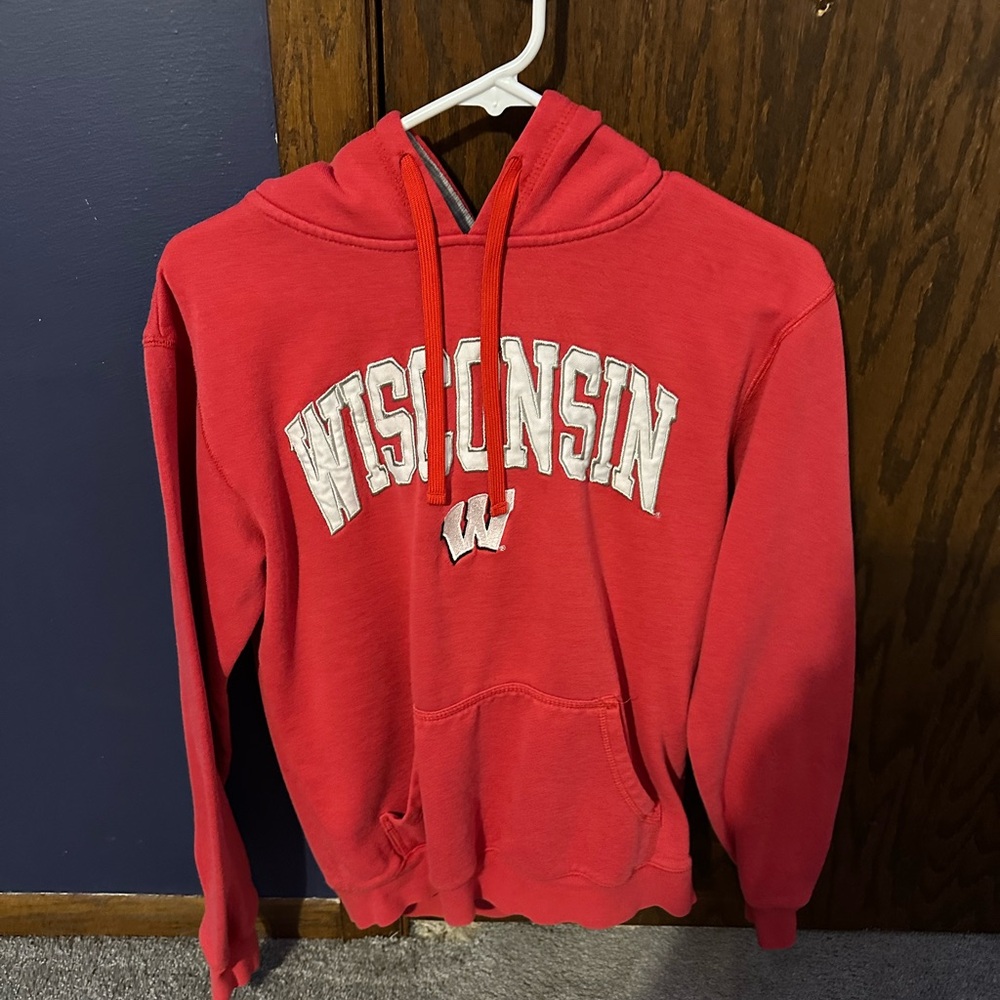 college wisconsin hoodie men's size small